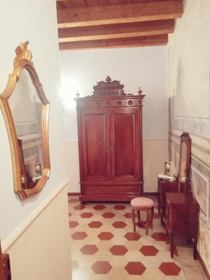 Il Rifugio Di Elizabeth Bed & Breakfast แบร์กาโม ภายนอก รูปภาพ