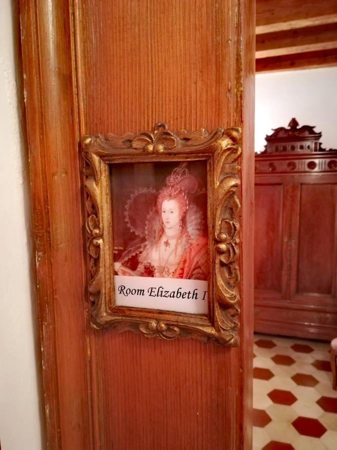 Il Rifugio Di Elizabeth Bed & Breakfast แบร์กาโม ภายนอก รูปภาพ